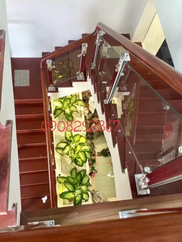 Đá Đỏ Nhuộm